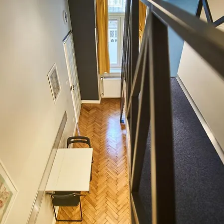 Z40 - Budget Apartment